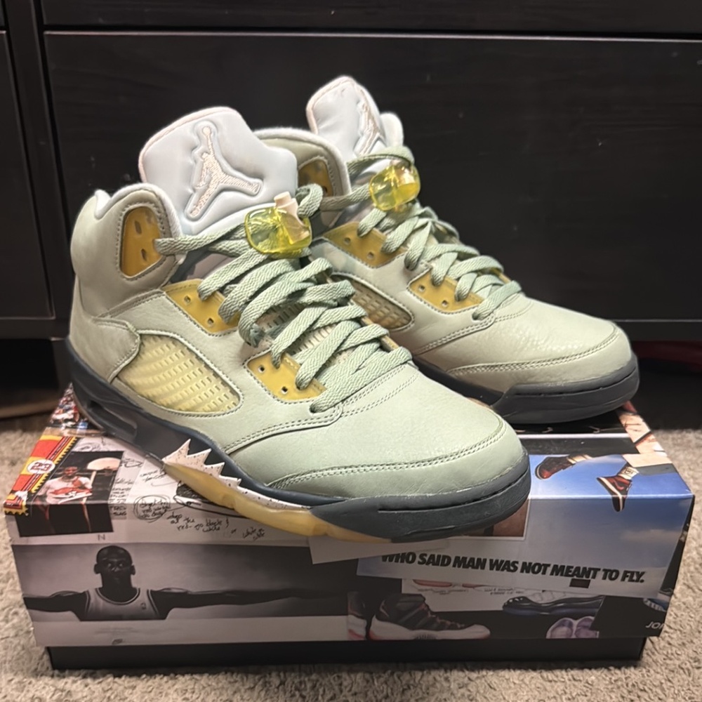 Men’s Size 10 Air Jordan 5 Jade horizon